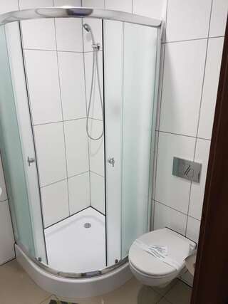 Отель Hotels Odra Нова-Суль Трехместный номер с собственной ванной комнатой-3