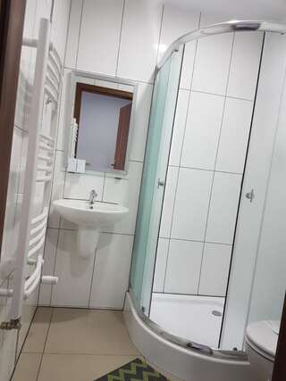 Отель Hotels Odra Нова-Суль Трехместный номер с собственной ванной комнатой-4