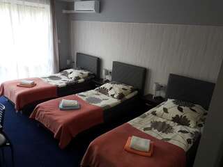 Отель Hotels Odra Нова-Суль Трехместный номер с собственной ванной комнатой-5