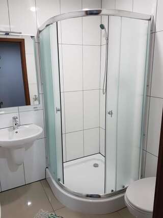 Отель Hotels Odra Нова-Суль Трехместный номер с ванной комнатой-3