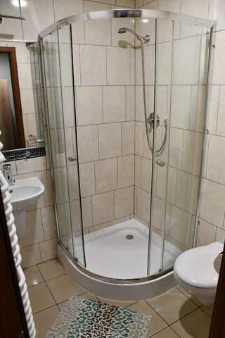Отель Hotels Odra Нова-Суль Двухместный номер с 1 кроватью и собственной ванной комнатой-7